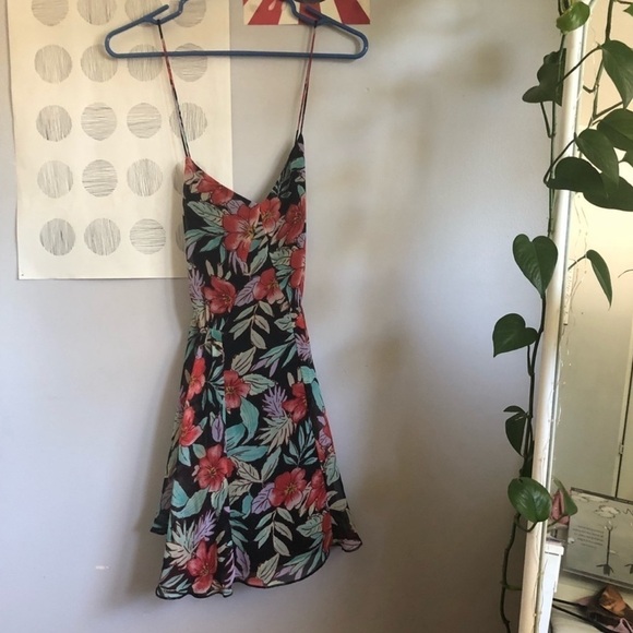 Forever 21 NWT Floral Hawaiian Mini Summer Dress - Picture 1 of 5